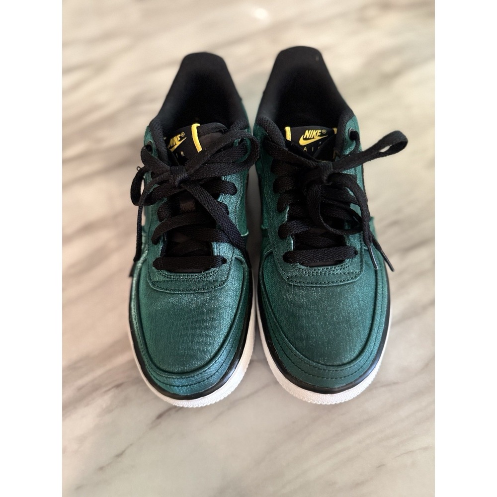 Air Force 1 Lv8 Shift Aurora Green size 5Y